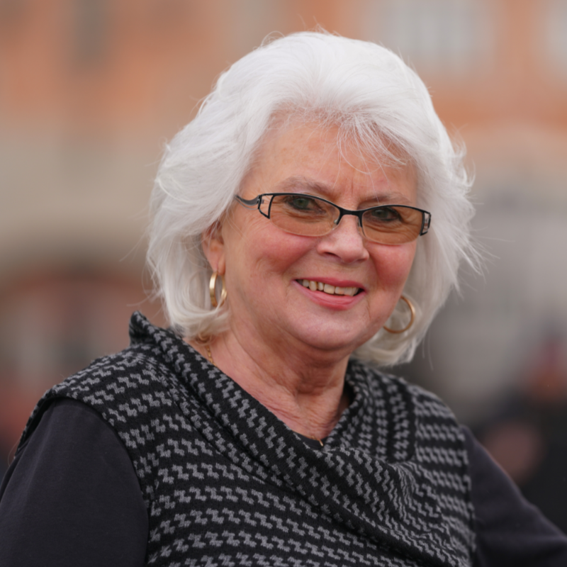 Roswitha Lehner Geschäftsstelle_800x800